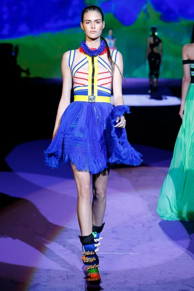 Look 8